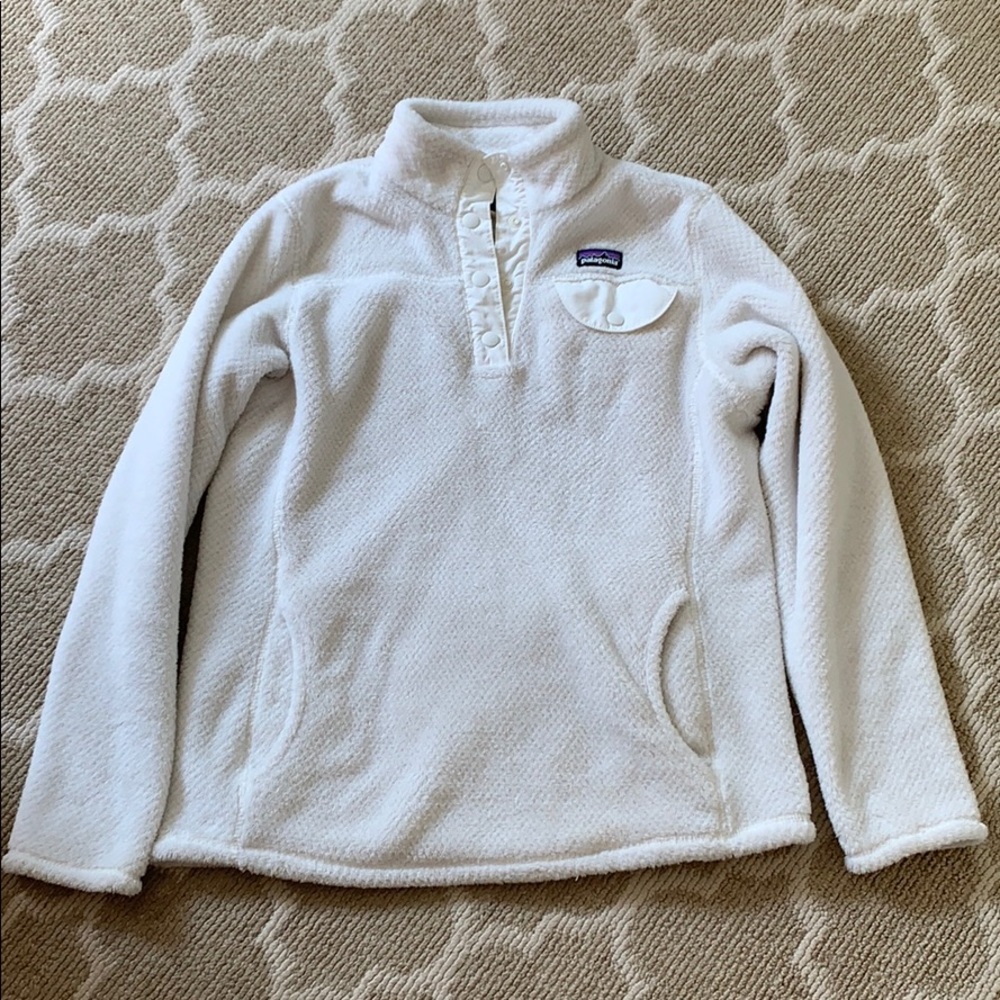 Plain white Patagonia fleece